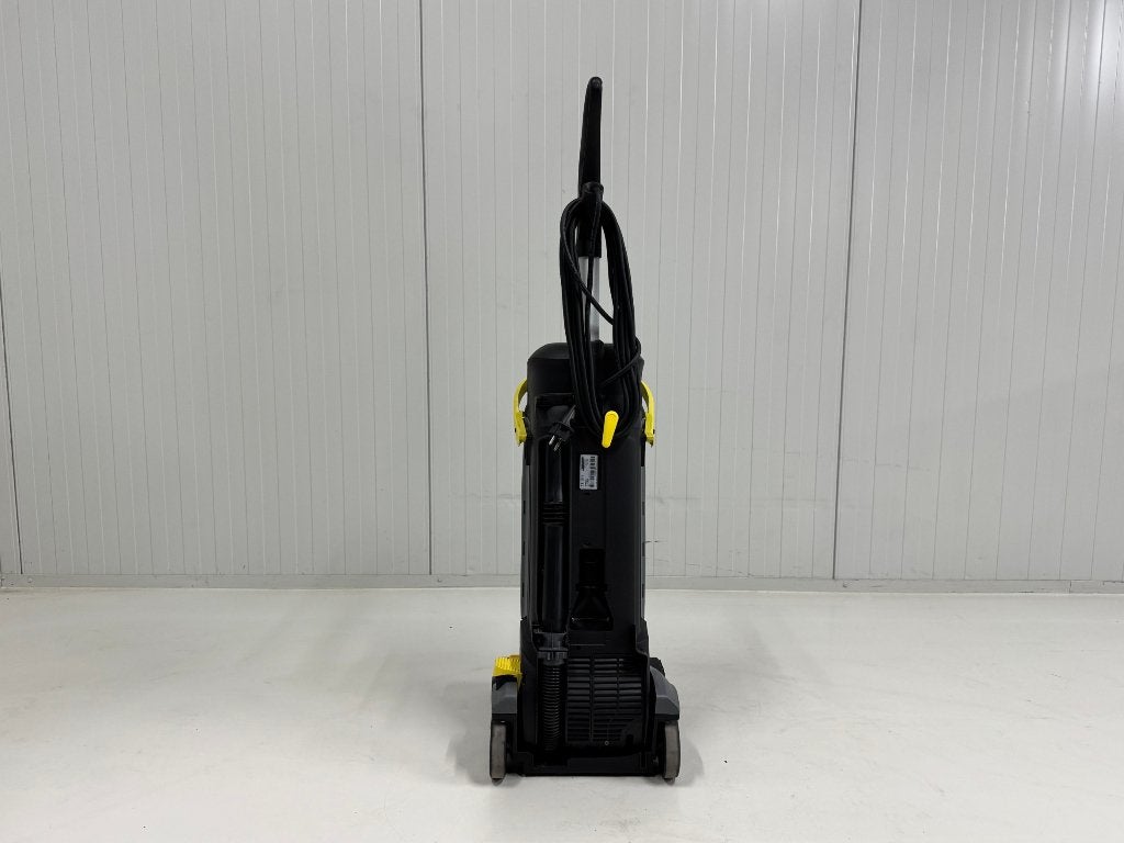 KARCHER SCHROBMACHINE BR 30/4 C 2014, Ophalen of Verzenden, Gebruikt, Schrobmachine