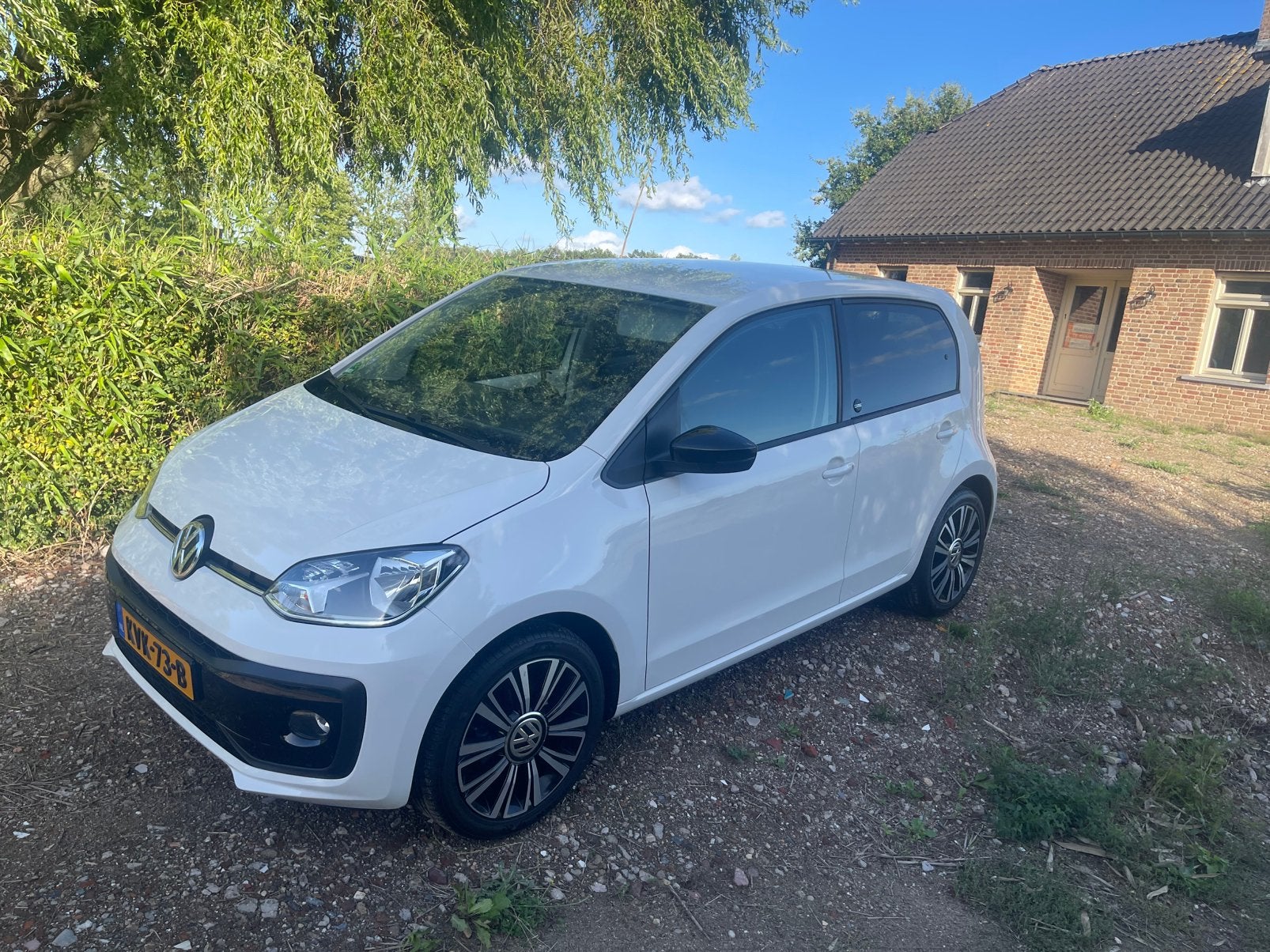 Volkswagen up! 1.0 60PK 5D BMT 2017 Wit, Auto's, Voorwielaandrijving, Euro 5, Stof, 4 stoelen