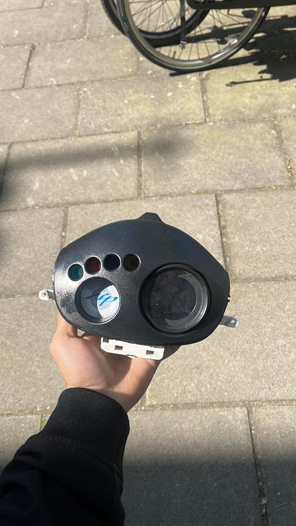 Digitale teller zip, Ophalen of Verzenden, Zo goed als nieuw, Laadkabel