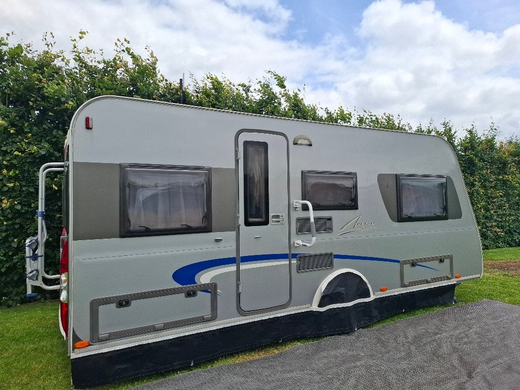 Bürstner Averso 460 TL 2012 met mover en luifel, Caravans en Kamperen, Caravans, 2 aparte bedden, Rondzit, Schokbreker, Particulier