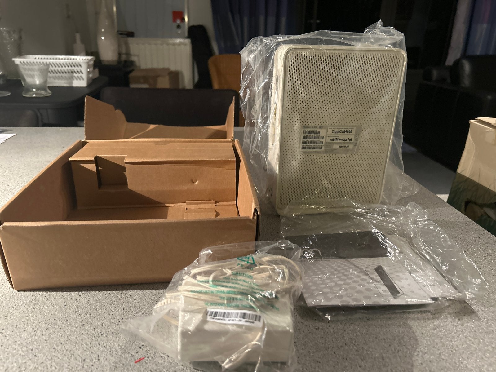 Zyxel P-2812HNU-F1 VDSL2/ADSL2+ Gateway Router, Ophalen of Verzenden, Nieuw, Router met modem