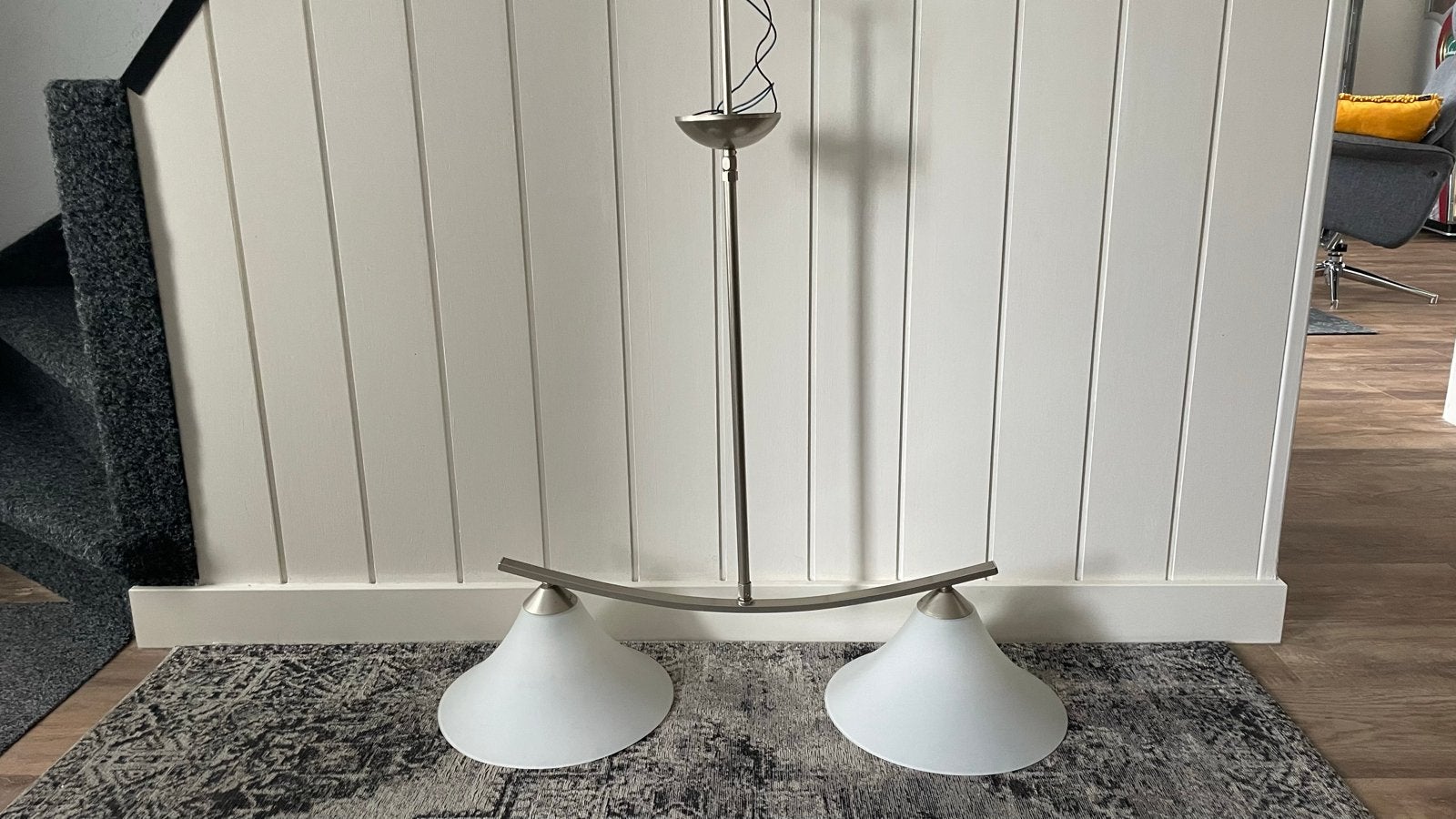 In hoogte verstelbare hanglamp met melkglas kappen, Ophalen, Gebruikt, Glas, E27 (groot)