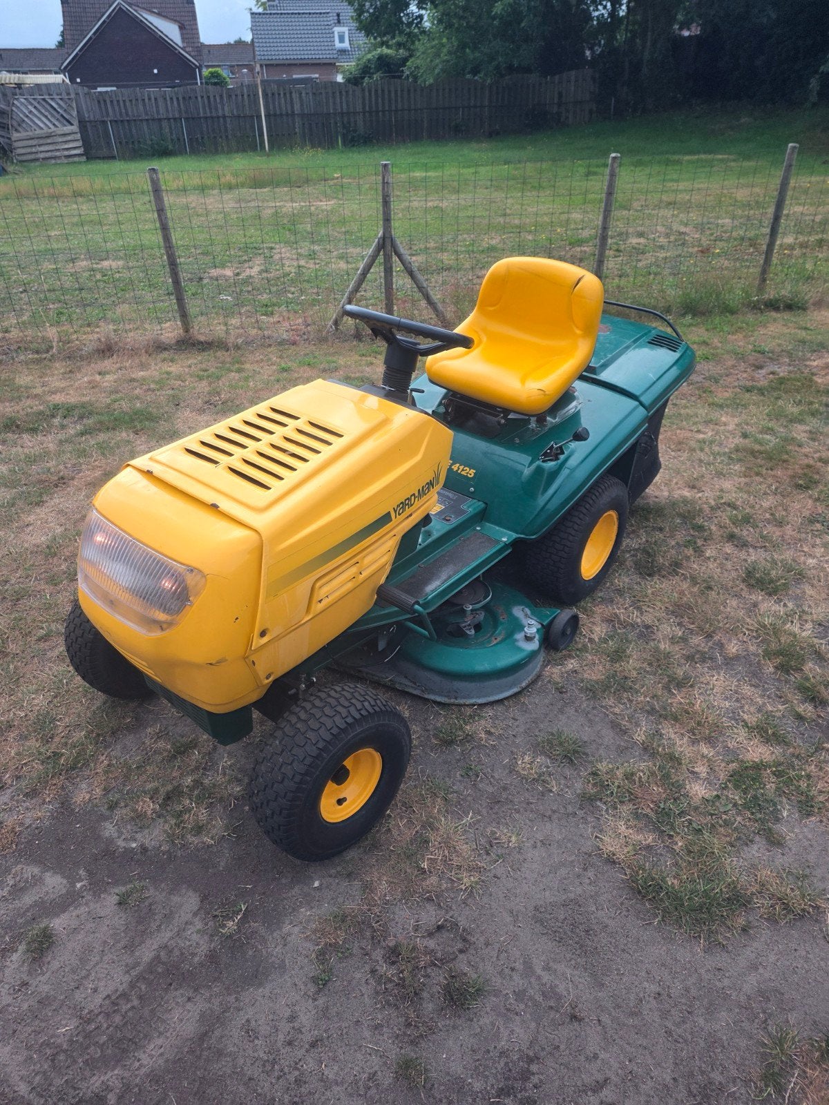 Zitmaaier 12.5 pk met opvangbak - V-snaar te vervangen, Tuin en Terras, Grasmaaiers, Ophalen of Verzenden, Gebruikt, Yard-Man