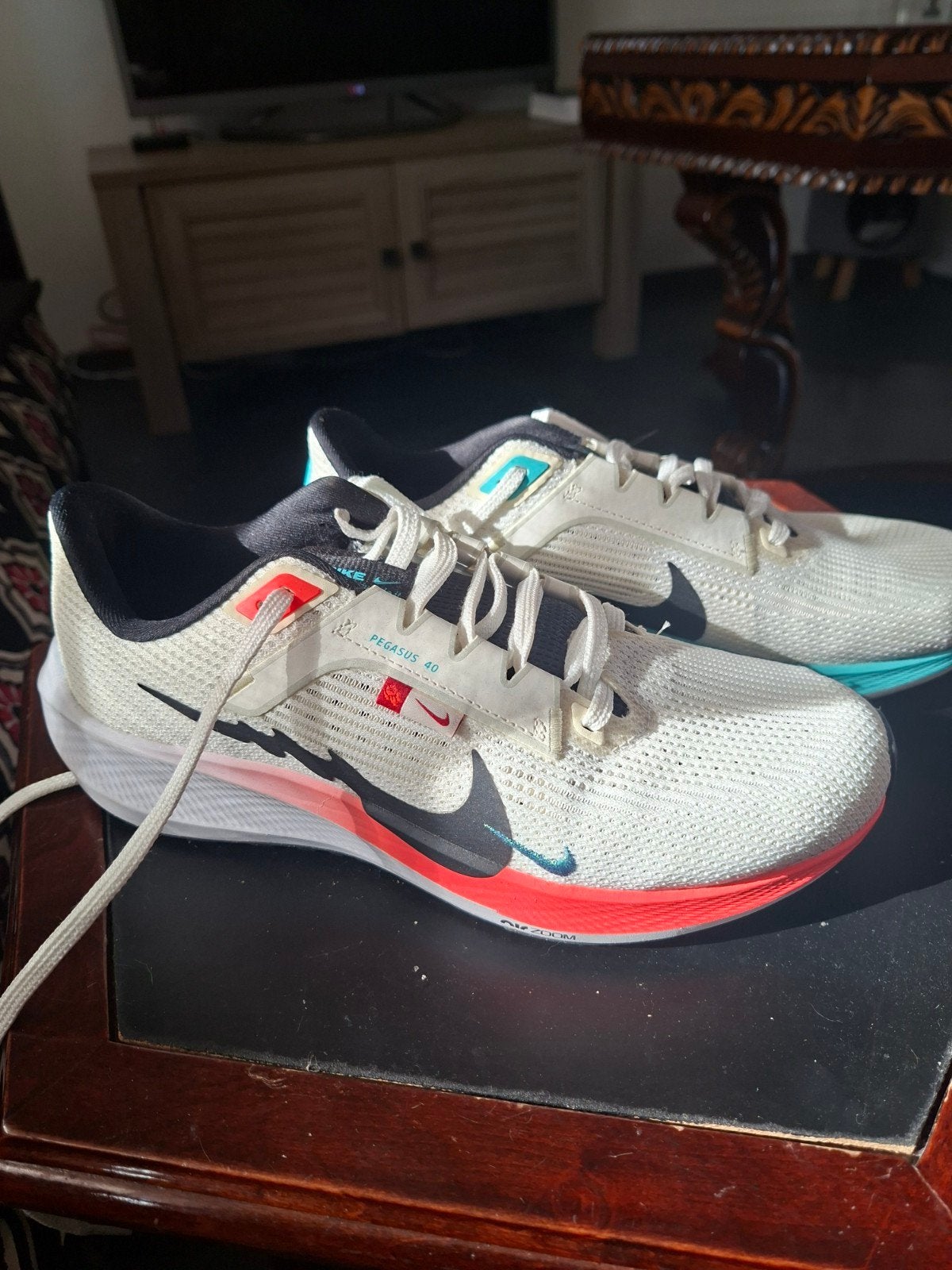 Nike Pegasus 40 hardloopschoenen - Zo goed als nieuw, Wit, Nike, Ophalen of Verzenden, Sneakers of Gympen