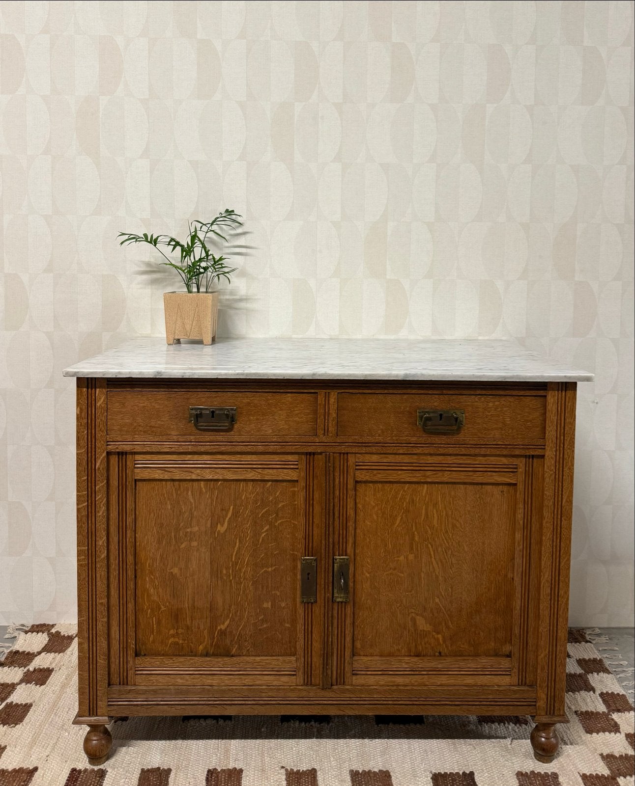 Antieke eiken commode dressoir marmeren blad messing vintage, Met deur(en), Vintage, 50 tot 100 cm, Zo goed als nieuw