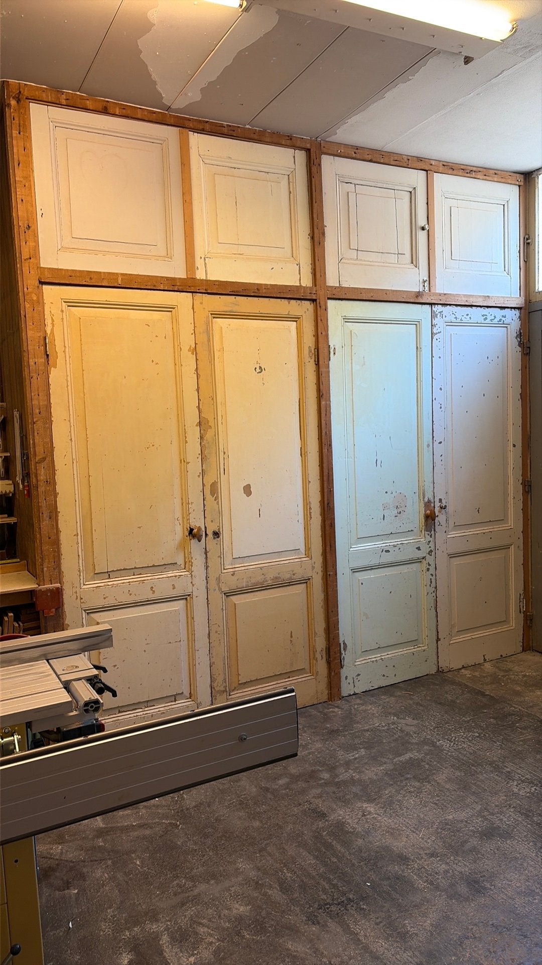 Kastdeuren wand, Ophalen, Gebruikt, 200 cm of meer, Grenenhout