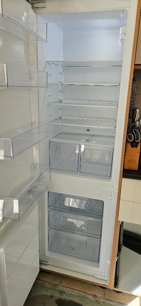 AEG TSC5S181DF Inbouw Koel-vriescombi – Ruim 2,5 jaar oud!, Witgoed en Apparatuur, Ophalen, 200 liter of meer, Met aparte vriezer