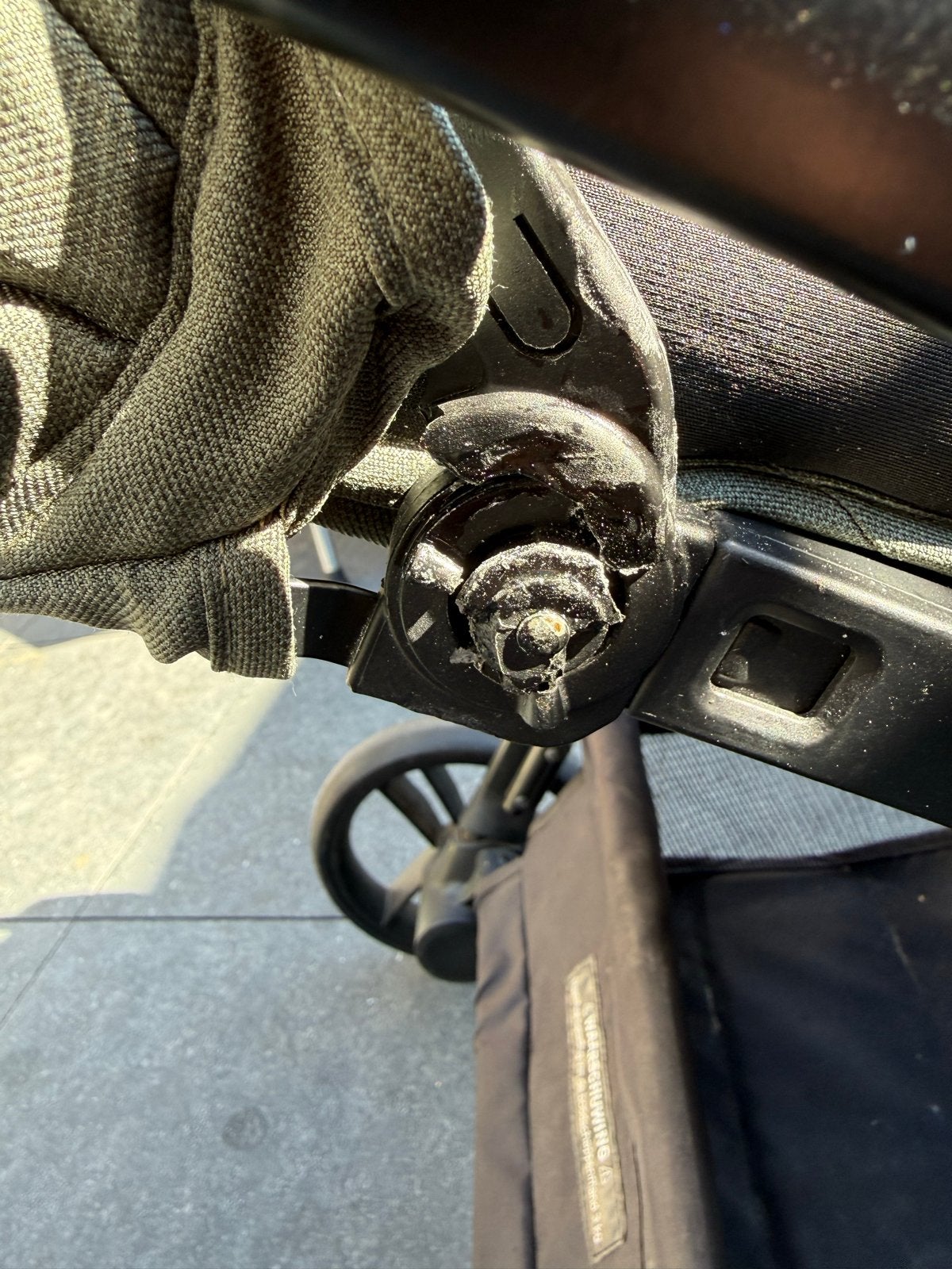 Novi kinderwagen met reiswieg - kleine breuk in scherm, Gebruikt, Ophalen of Verzenden, Met reiswieg, Kinderwagen