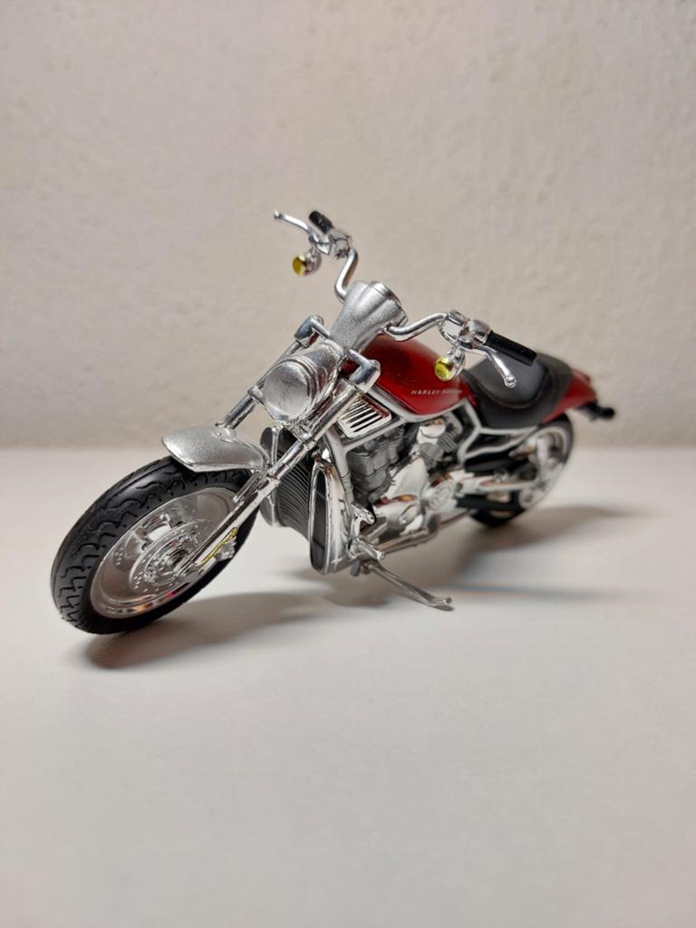 Harley-Davidson van Maisto 1:18, Ophalen of Verzenden, Zo goed als nieuw, Motor, Maisto