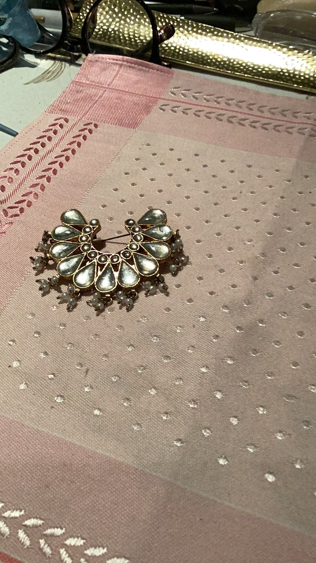 Broches oud puntgaaf, Sieraden, Tassen en Uiterlijk, Broches, Verzenden, Zo goed als nieuw, Overige materialen
