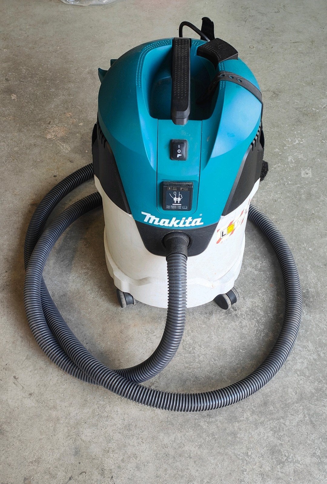 Makita VC2512L Industriële Stofzuiger, Gebruikt, Ophalen of Verzenden, Industriële stofzuiger, Minder dan 1200 watt