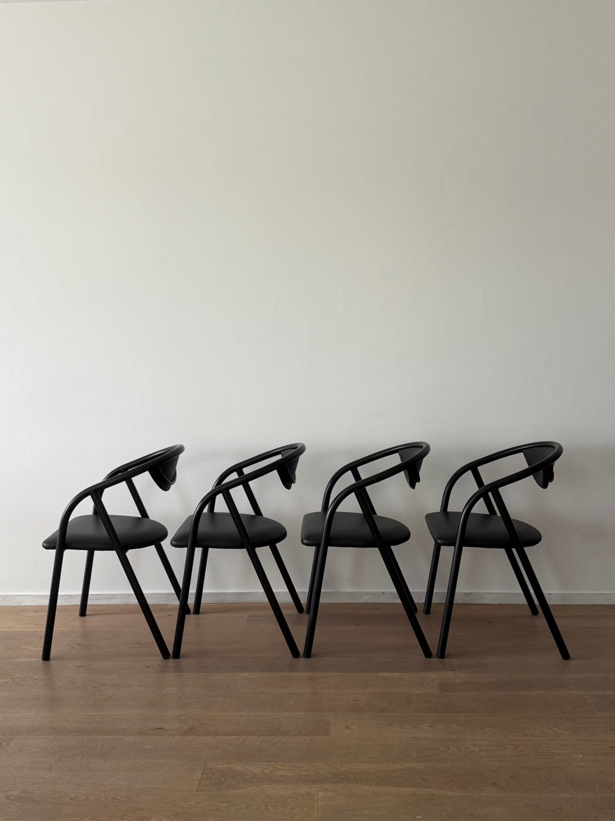 Set van 4 vintage buisframe stoelen, Ophalen, Zo goed als nieuw, Zwart, Twee