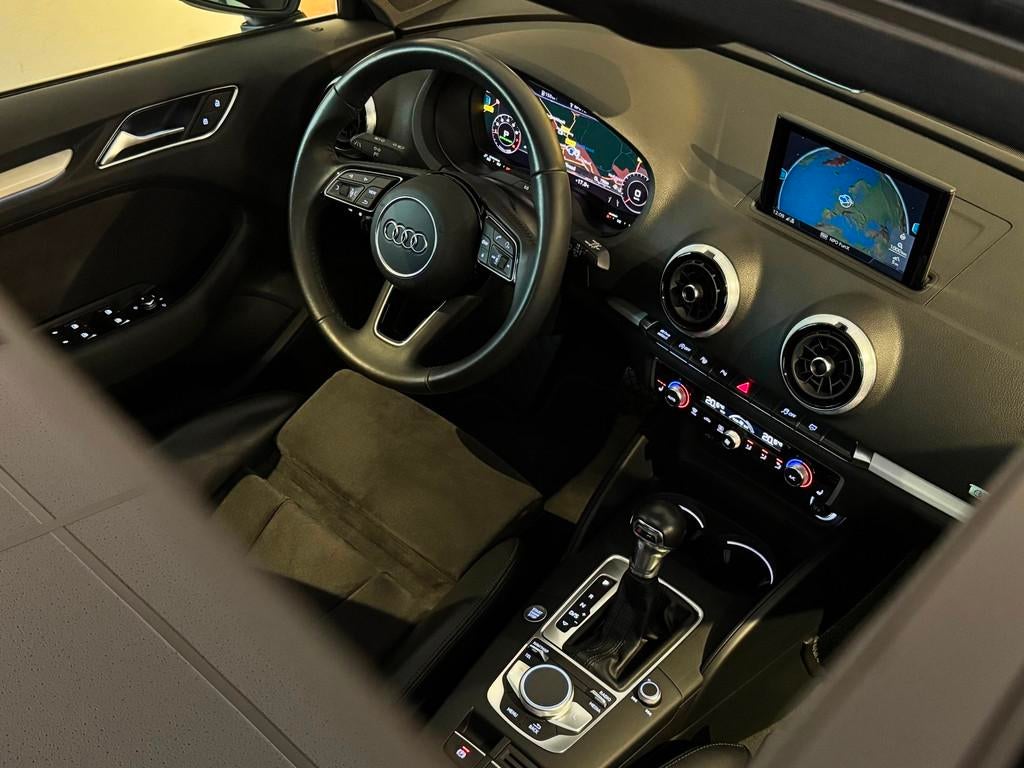 Audi A3 Sportback 1.5 TFSI CoD 150 PK|PANO|VIRTUAL|MATRIX|DA, Gebruikt, Zwart, Bedrijf, 1240 kg