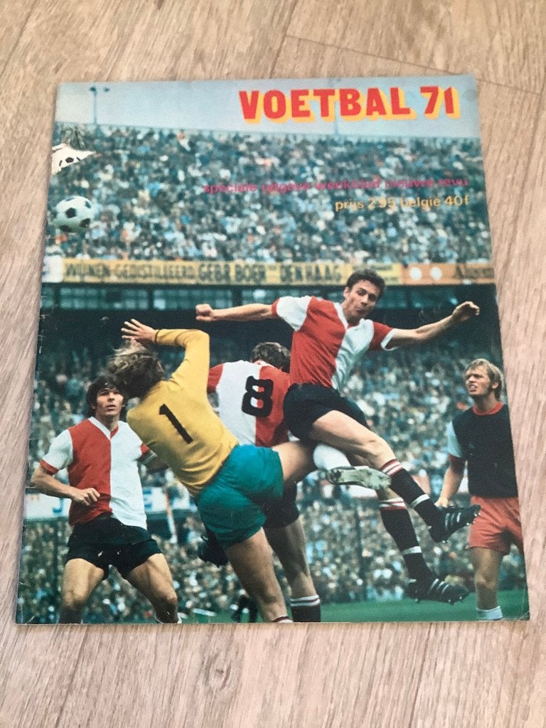 REVUE VOETBAL 71        SPECIALE UITGAVE, Ophalen of Verzenden, Gebruikt, Overige binnenlandse clubs, Boek of Tijdschrift