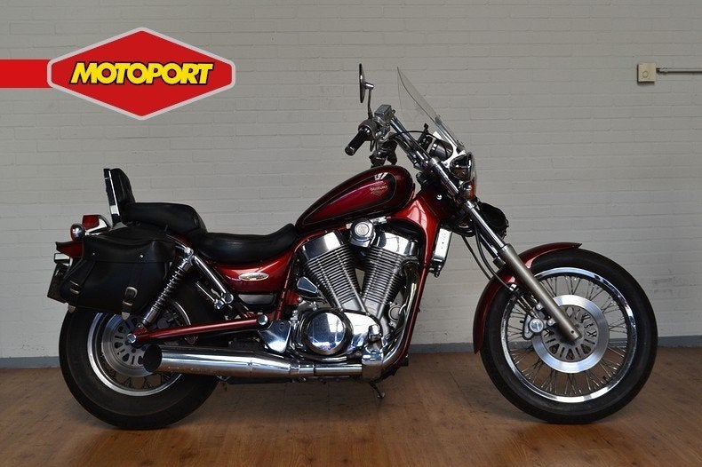 Suzuki VS 1400 Intruder (bj 1995), Motoren, Motoren | Oldtimers, Lange Dreef 12
4131NH  Vianen, NL, Suzuki, Chopper, Klantenservice@suzuki.nl