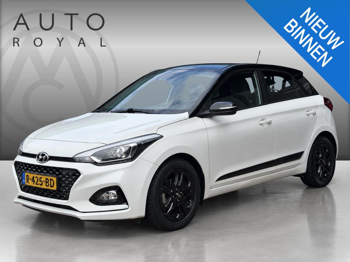 Hyundai i20 1.2 HP i-Motion Premium APPLE CARPL/ANDROID AUTO, Euro 5, 4 cilinders, Wit, Handgeschakeld