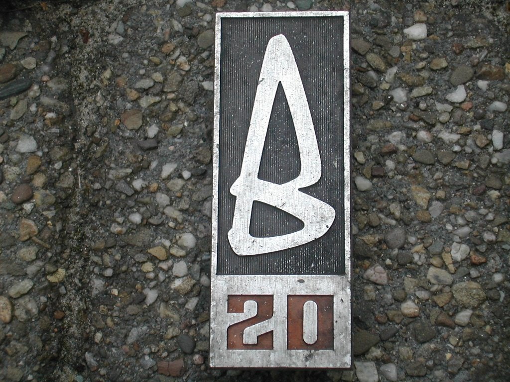 Volvo. B20 grille embleem. Amazon. P1800 142 144 145 1969+., Auto diversen, Auto-accessoires, Ophalen of Verzenden, Gebruikt