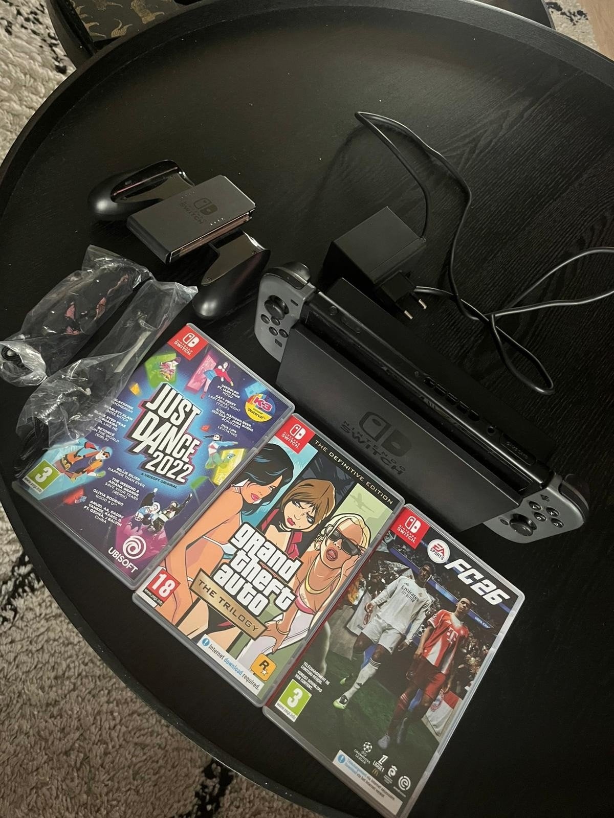 Nintendo Switch + 3 spellen., Ophalen, Met games, Phat, Zo goed als nieuw