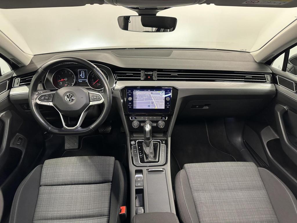 Volkswagen Passat Variant 1.5 TSI Comfort Business PANO TREK, Auto's, 4 cilinders, Zwart, Origineel Nederlands, 1600 kg