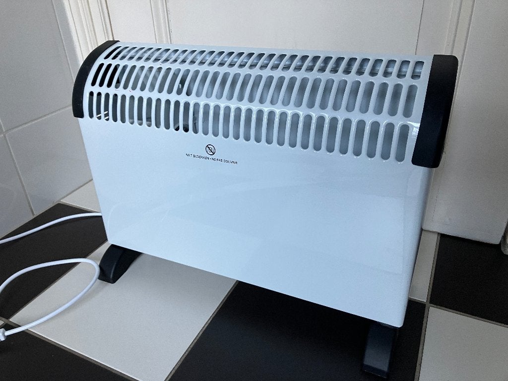 Convector kachel heater - 750 - 2000 Watt - drie standen, Overige soorten, Elektrisch, Ophalen of Verzenden, Zo goed als nieuw