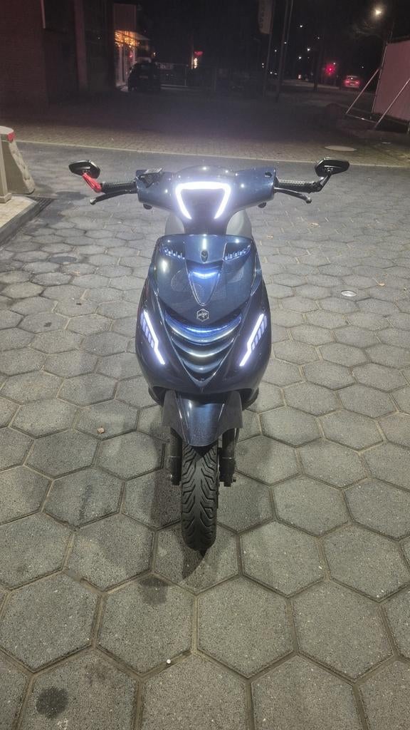 Piaggio zip 4t 50cc geel kenteken MOET WEG!, Fietsen en Brommers, Ophalen, Benzine, Zip