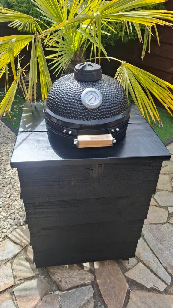 Kamado Small- egg, Tuin en Terras, Houtskoolbarbecues, Gebruikt, Met accessoires, Ophalen