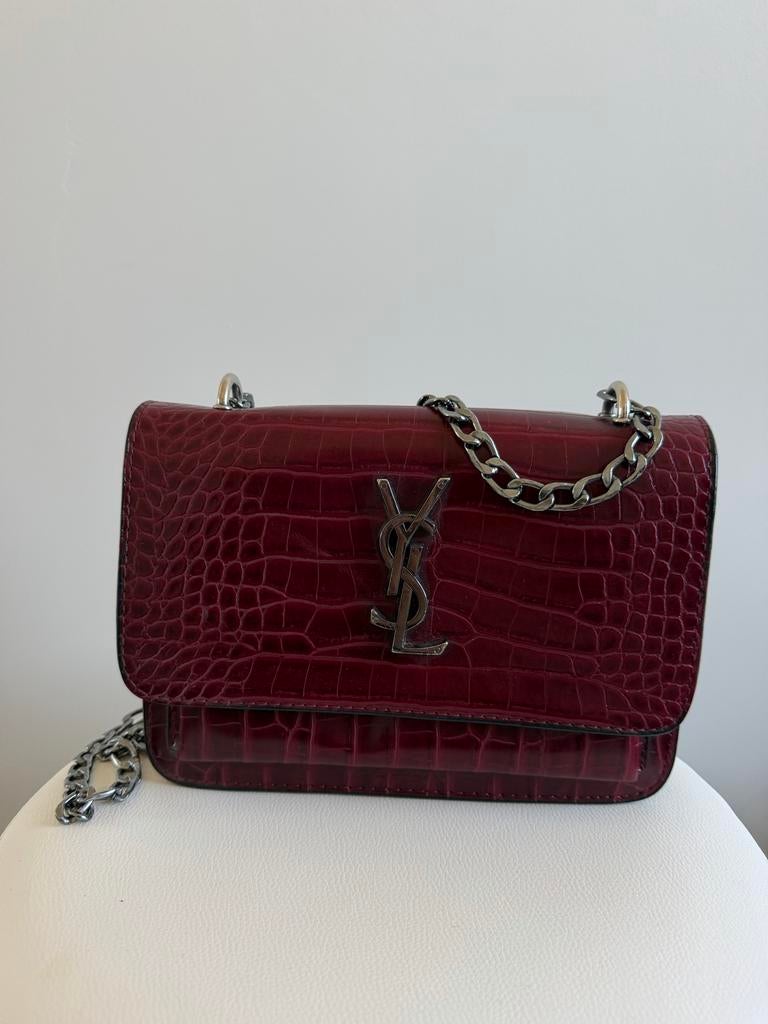 Stijlvolle bordeauxrode schoudertas met crocoprint, Ophalen of Verzenden, Gebruikt, Overige kleuren, Schoudertasje