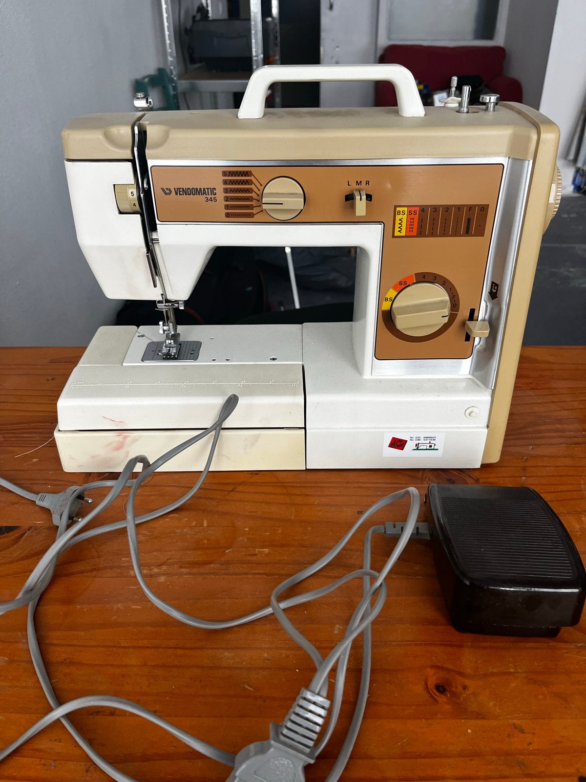 Vendomatic 345 naaimachine - Werkt nog perfect!, Hobby en Vrije tijd, Naaimachines en Toebehoren, Ophalen, Gebruikt, Naaimachine