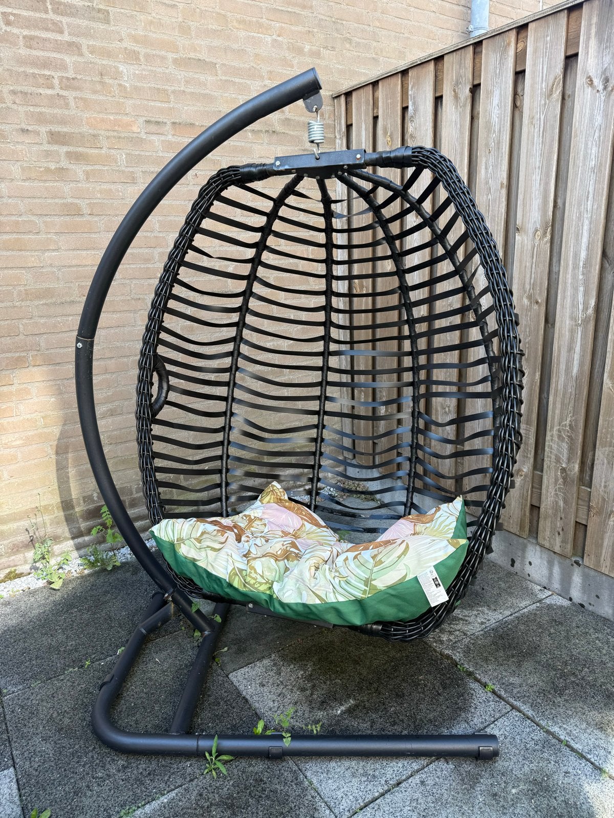 Comfortabele hangstoel met kussen - perfect voor buiten, Ophalen, Gebruikt, Wicker