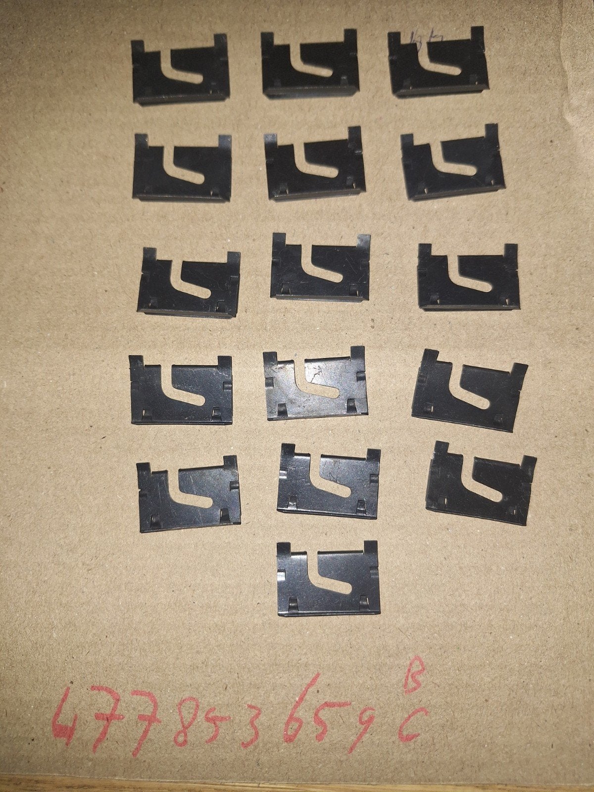 Porsche 924 944type 1 voorruit clips, Voor, Porsche, Nieuw, Ophalen of Verzenden