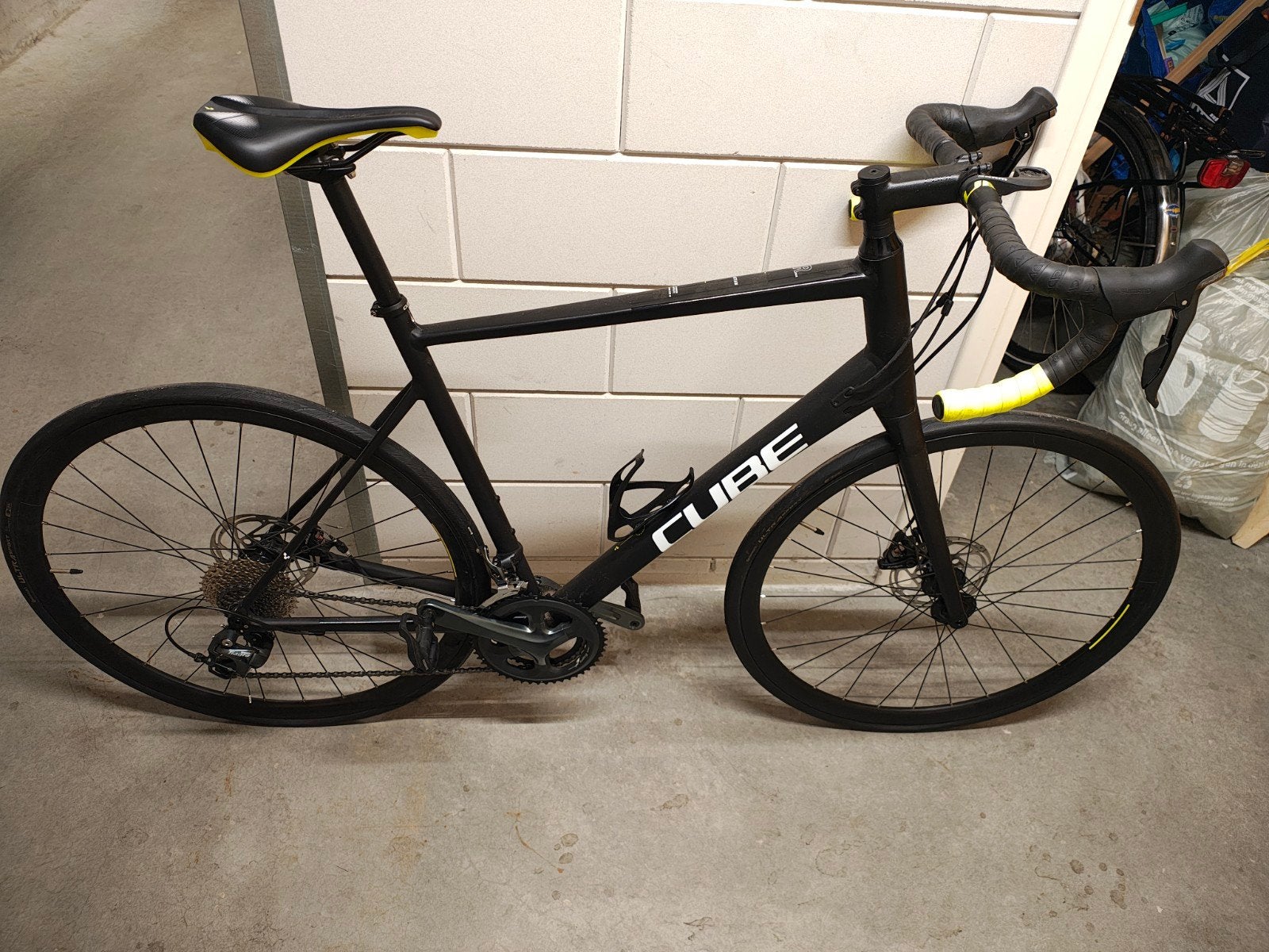 Cube Attain Race 2023 - Zo goed als nieuw, Aluminium, Zo goed als nieuw, 57 tot 61 cm, Ophalen