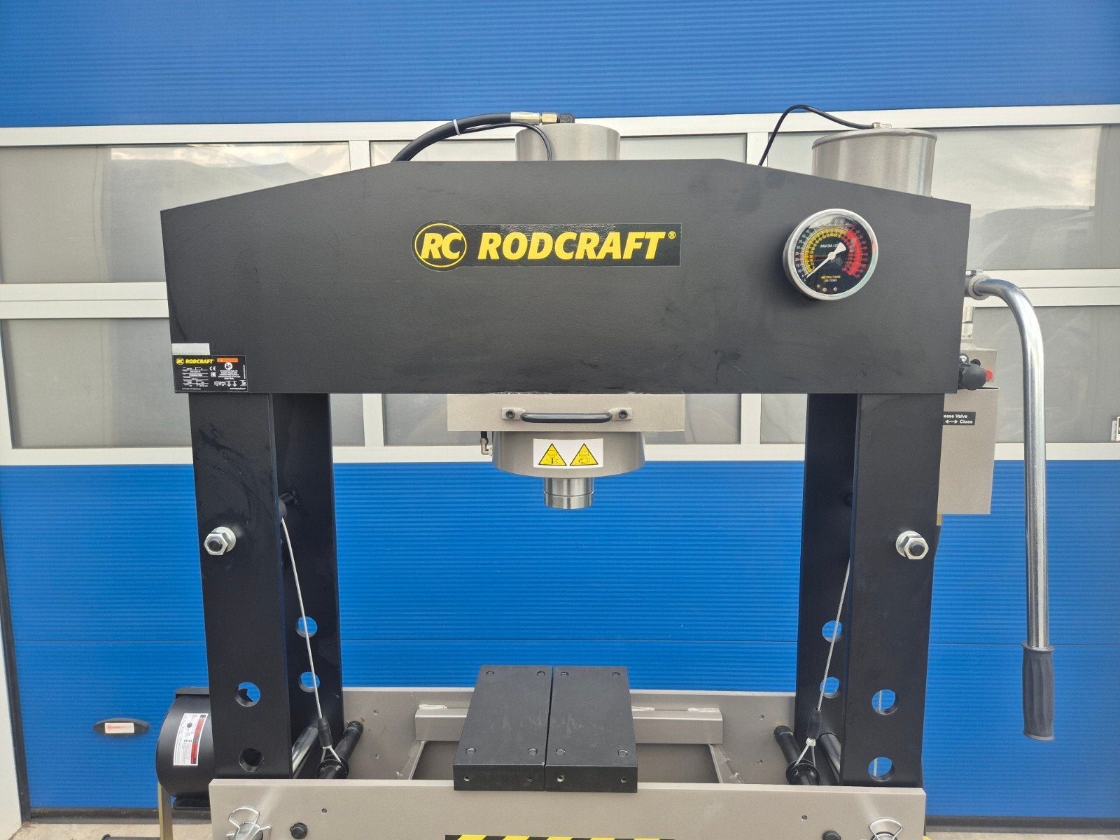 Foto 10 van RODCRAFT Werkplaatspers Hydro-pneumatisch 75 TON NU ACTIE!