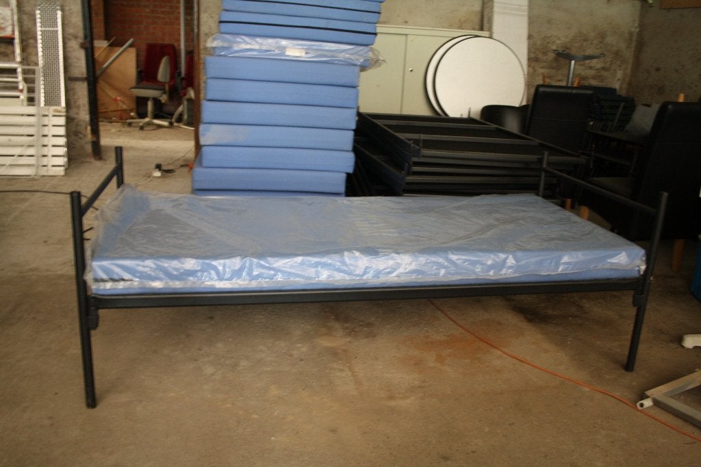 15 nieuwe bedden met nieuwe matrassen, Huis en Inrichting, Slaapkamer | Bedden, Ophalen, 90 cm, Eenpersoons, Nieuw