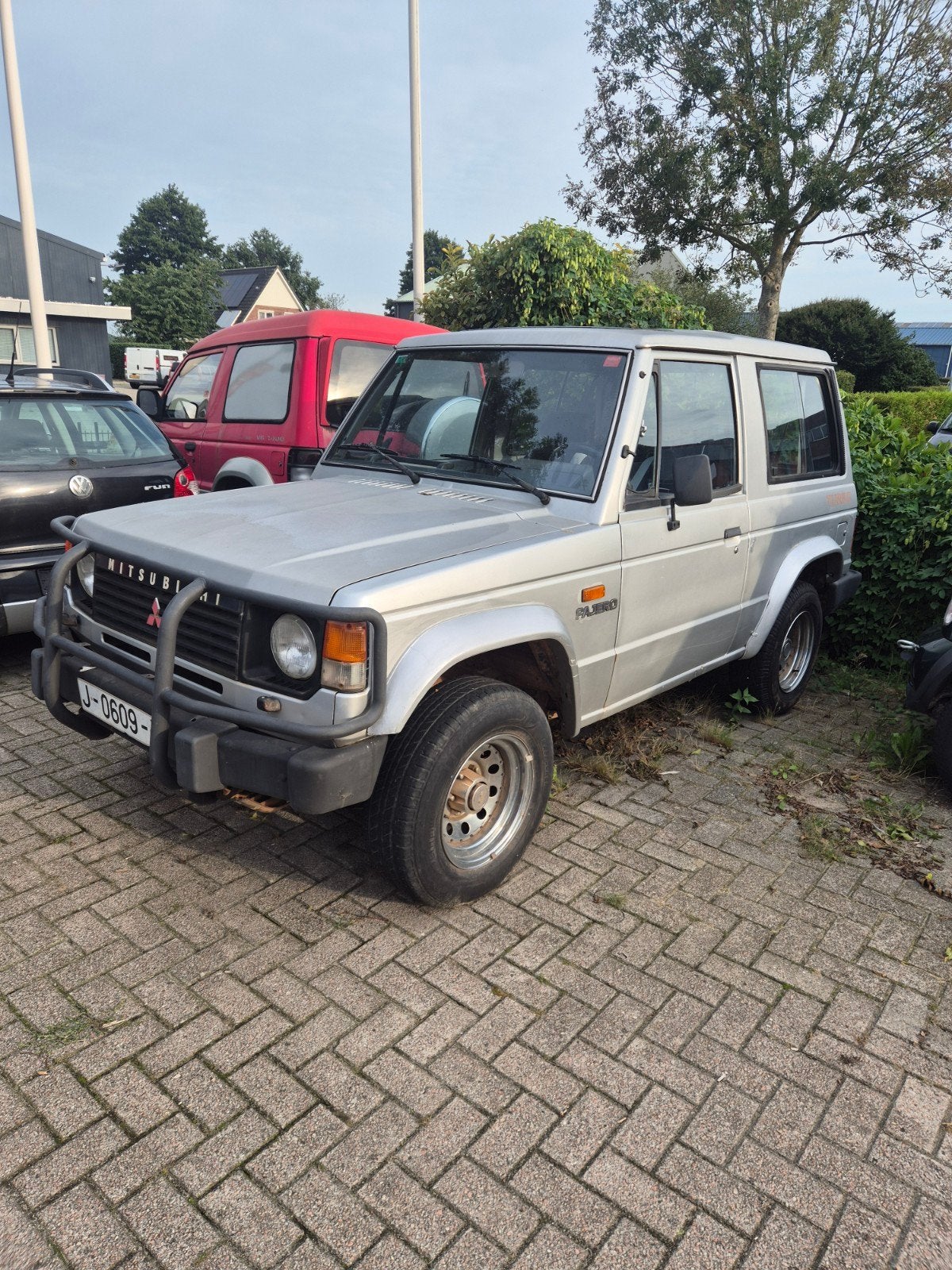 mitsubishi pajero 1985