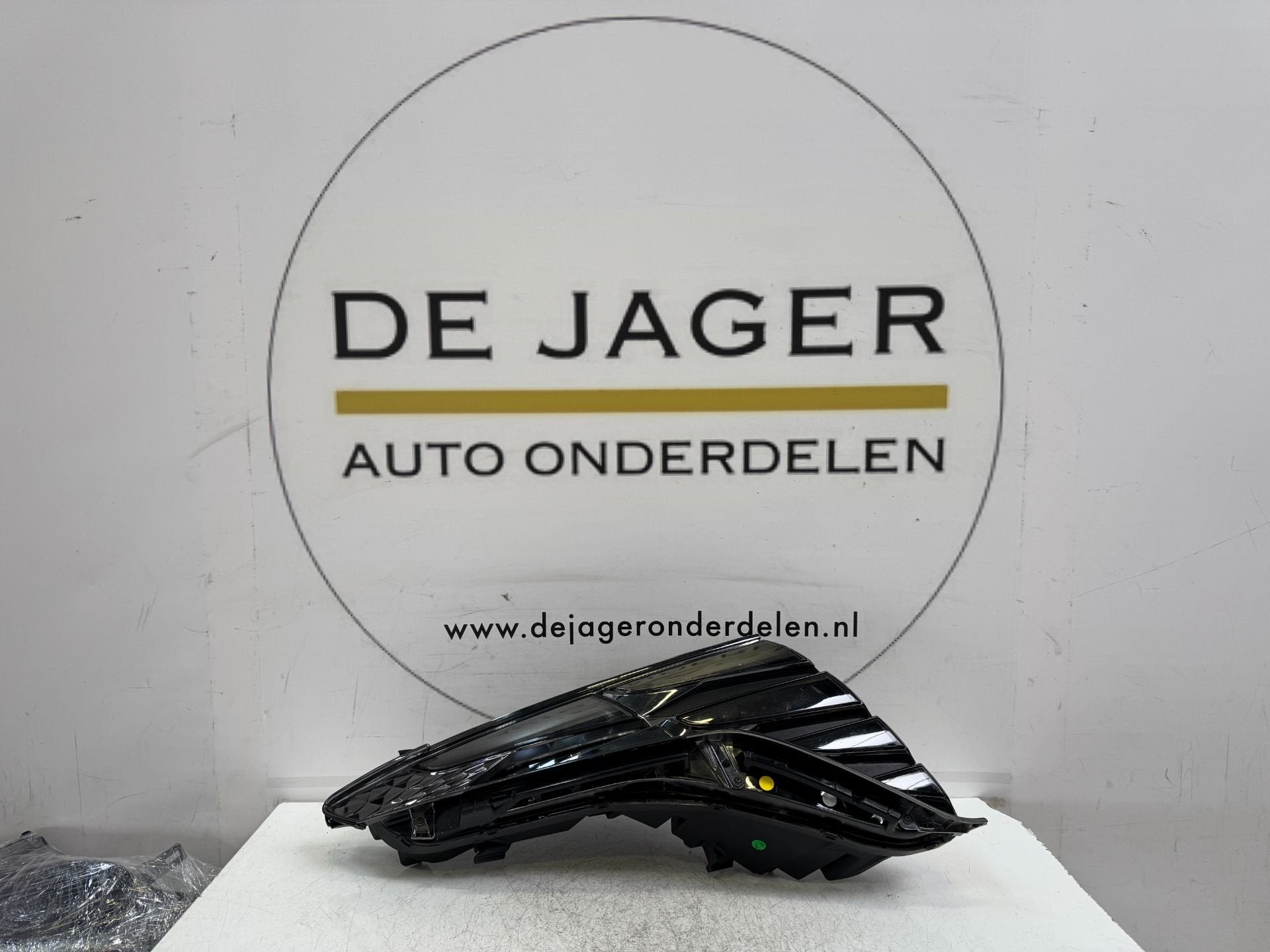 HYUNDAI TUCSON KOPLAMP RECHTS 92208N7100, Gebruikt, Heolleung-ro 12
06797  Seoul, Ophalen of Verzenden, Info@hyundai.com
