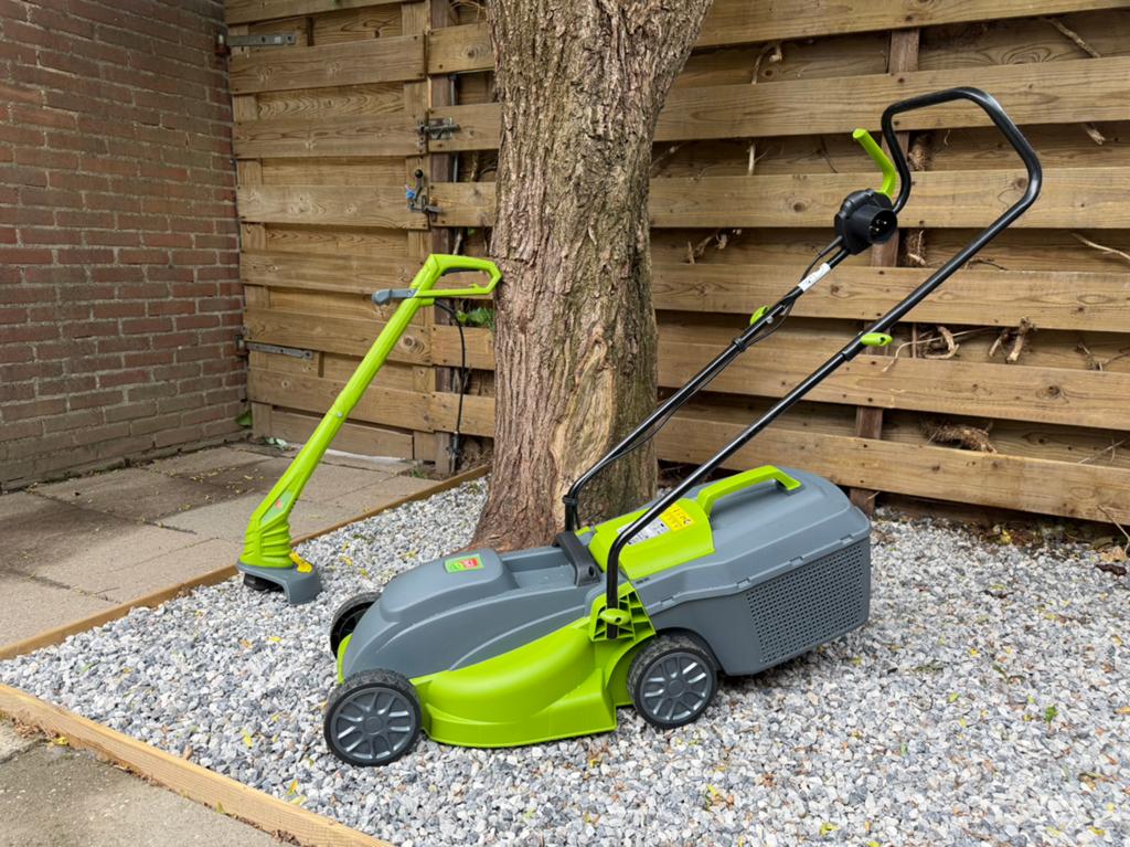 Zo goed als nieuwe grasmaaier + kantenmaaier te koop, Tuin en Terras, Grasmaaiers, Ophalen, Zo goed als nieuw