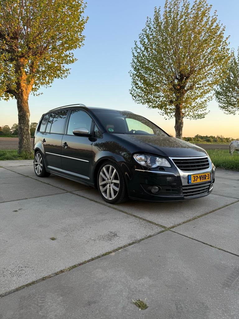 Volkswagen Touran VAN 2.0 GTD Motor DSG 2007, Volkswagen, Zwart, Origineel Nederlands, Diesel
