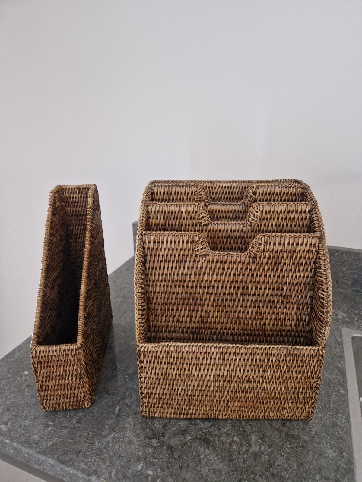 Rotan krantenbakken / tijdschriftenrek, Huis en Inrichting, Woonaccessoires | Krantenbakken en Lectuurbakken, Krantenbak, Ophalen of Verzenden