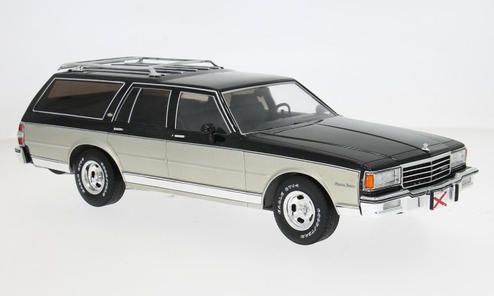 Chevrolet Caprice Estate Wagon, zwart/grijs, 1985, 1:18, Overige merken, MCG, Auto, Nieuw