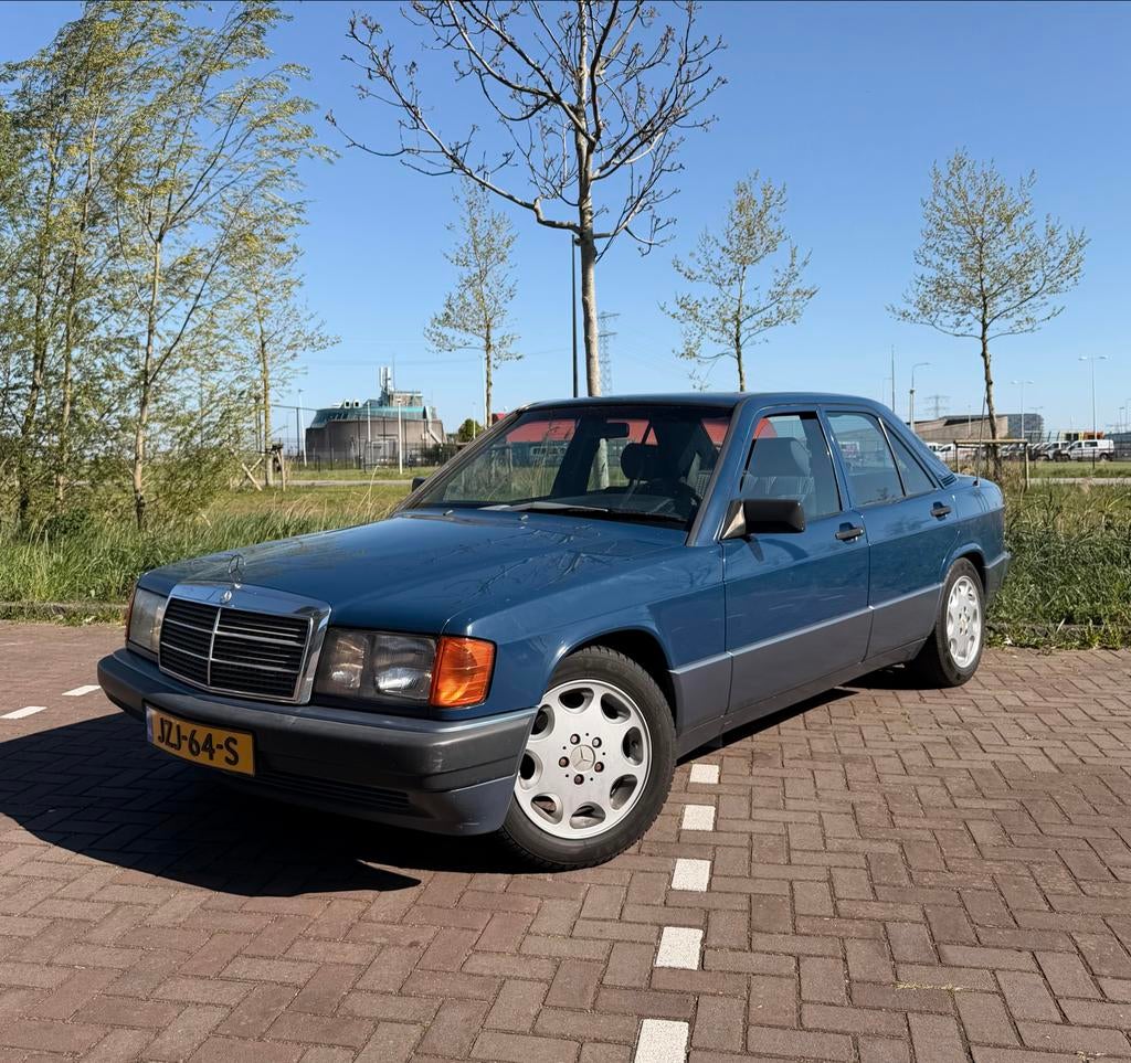 Mercedes 190E Sportline Airco Karo 1990 Smurfblauw 190, Auto's, Mercedes-Benz, Euro 2, Achterwielaandrijving, 4 cilinders, Blauw