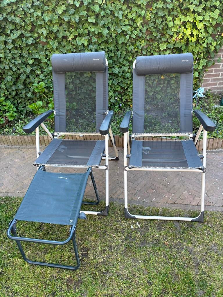 2x kampeerstoelen met verstelbare rugleuning+ 1 voetenbankje, Ophalen, Zo goed als nieuw, Campingstoel