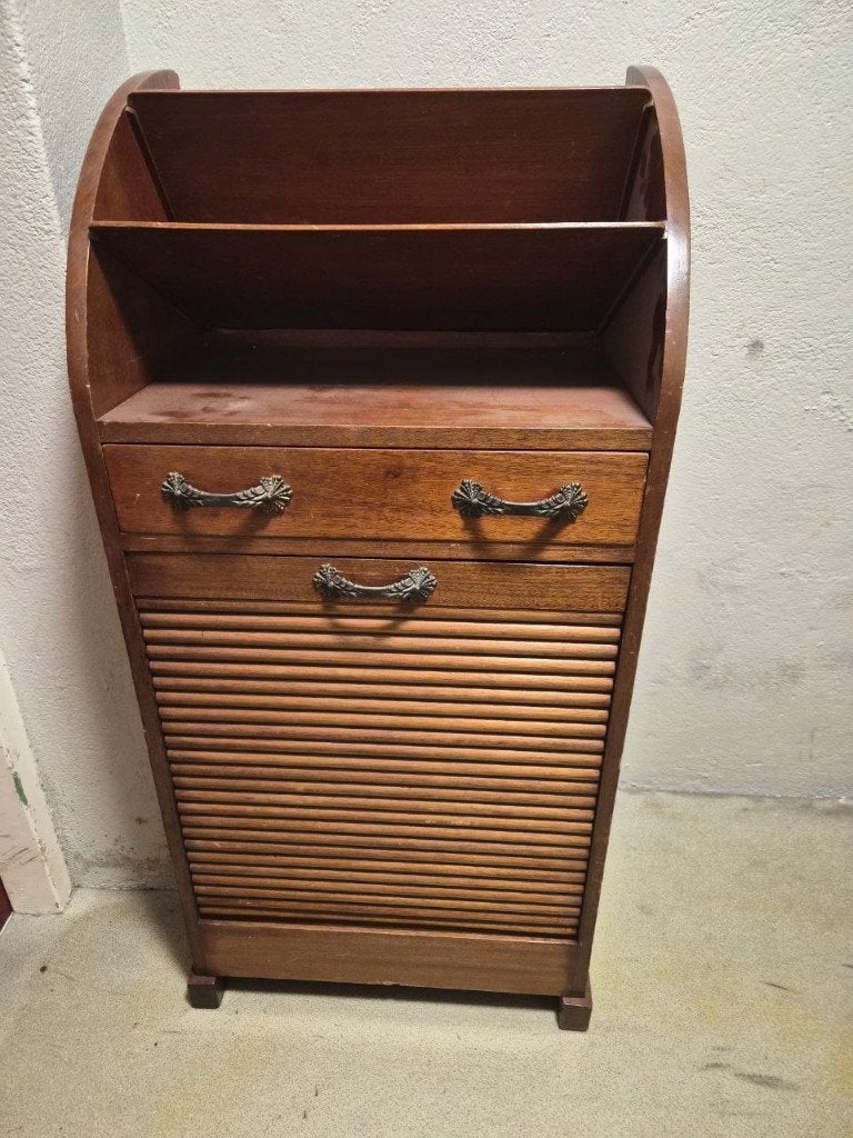 vintage houten kastje / tijdschriften kastje met rolluik, Ophalen
