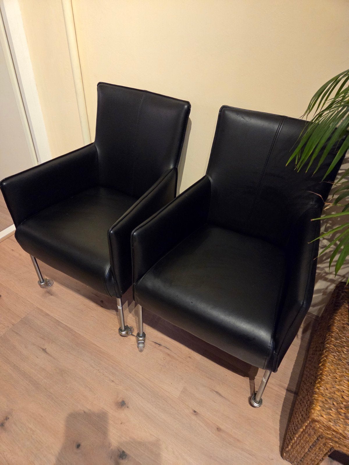 Leren design stoelen - Klassiek en comfortabel, Huis en Inrichting, Ophalen, Gebruikt, Twee, Klassiek design