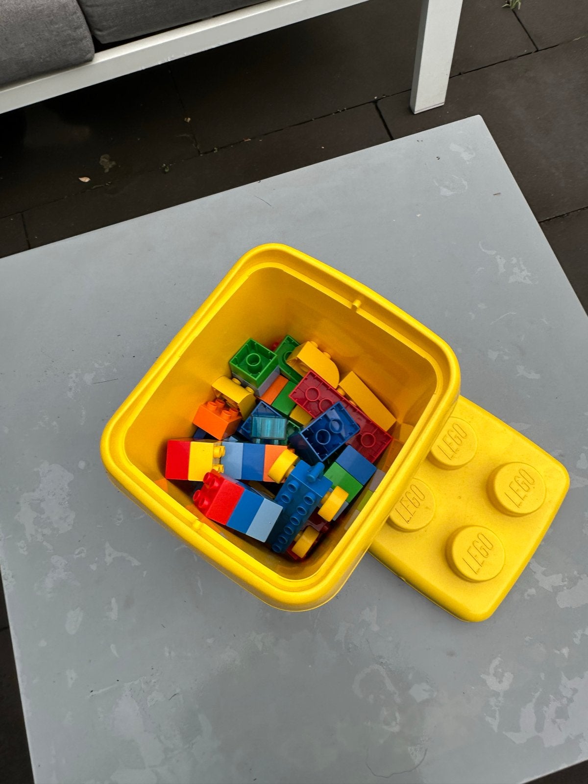 Lego Duplo blokken in opbergdoos, Ophalen of Verzenden, Gebruikt, Losse stenen, Duplo