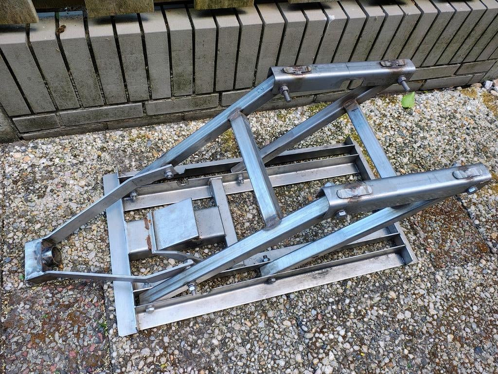 RVS motorlift, Ophalen