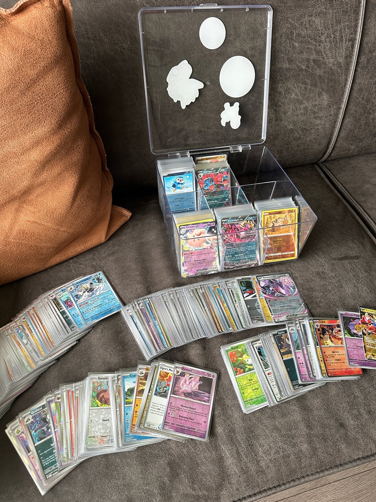 Grote collectie Pokémon kaarten met opbergbox, Ophalen of Verzenden, Gebruikt, Meerdere kaarten