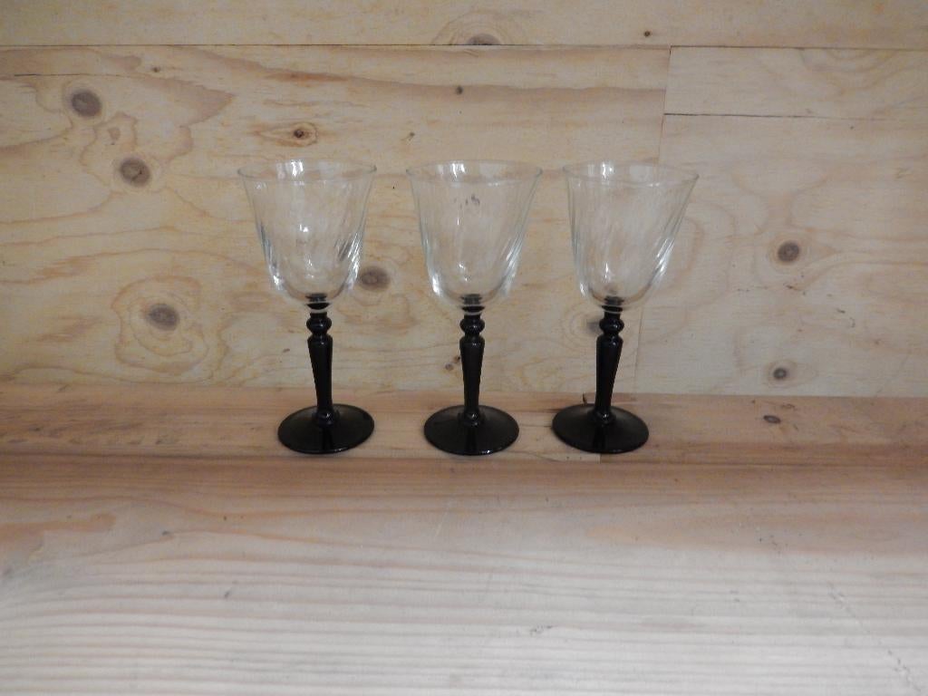 3 wijn glazen met zwarte voet – vintage – 14,4 cm hoog, Ophalen of Verzenden