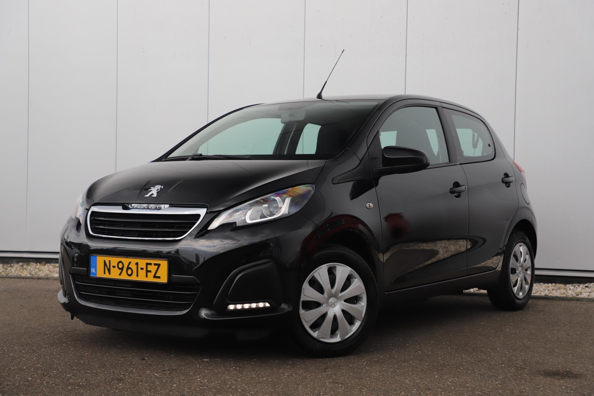Peugeot 108 1.0 e-VTi Active Radio Bluetooth Airco Elektrisc, Auto's, Peugeot, Voorwielaandrijving, Gebruikt, Euro 6, Met garantie (alle)