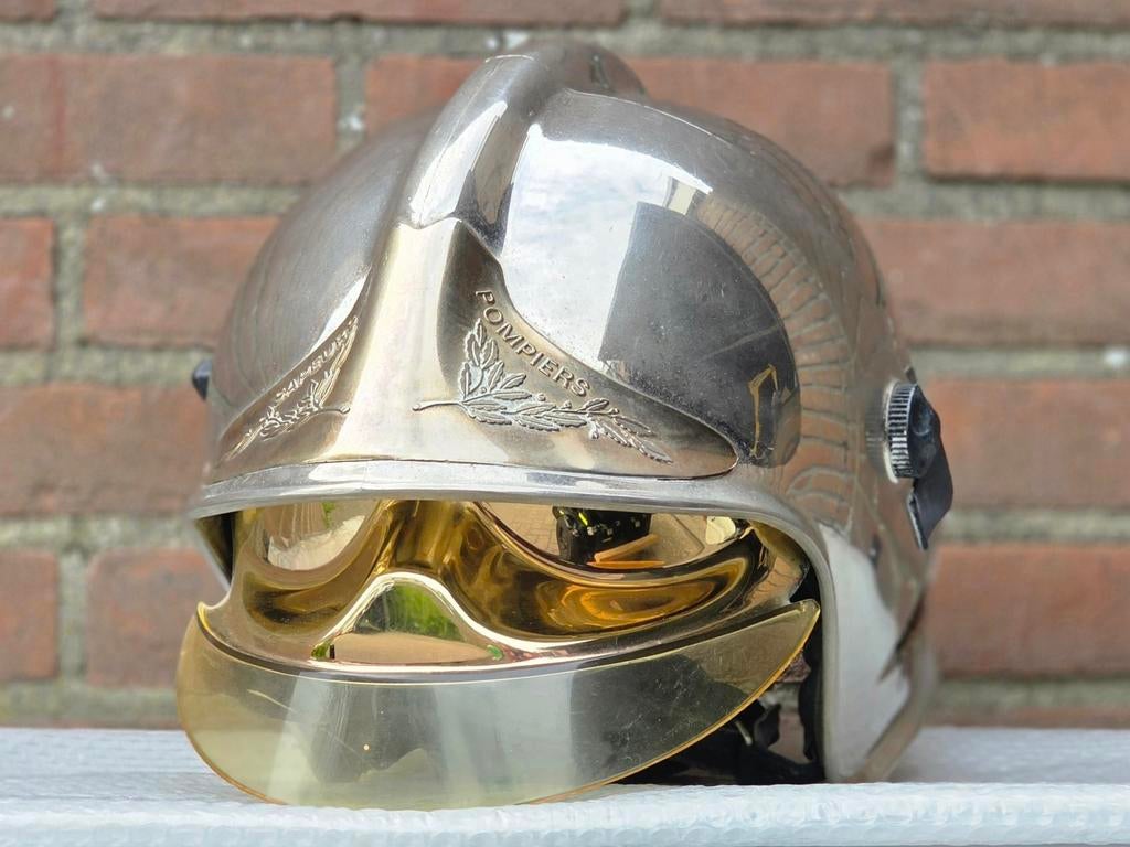Brandweerhelm brandweer Frankrijk Gallet, Ophalen of Verzenden, Landmacht, Nederland, Embleem of Badge
