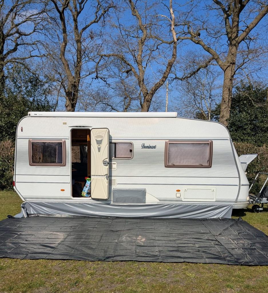LMC Dominant 510 RE - Ruime en complete caravan, 2 aparte bedden, Rondzit, Particulier, Schokbreker